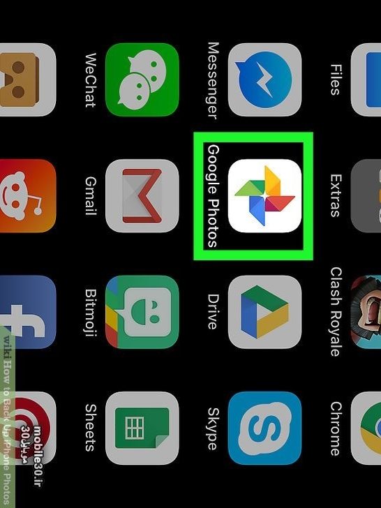 برنامه Google Photos را روی آیفون خود اجرا کنید.