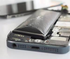 علت باد کردن باتری های گوشی موبایل چیست ؟ 