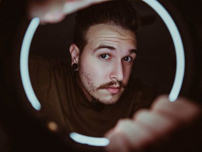 چطور ویدیوهای سلفی بهتر و با کیفیت تری بگیریم؟